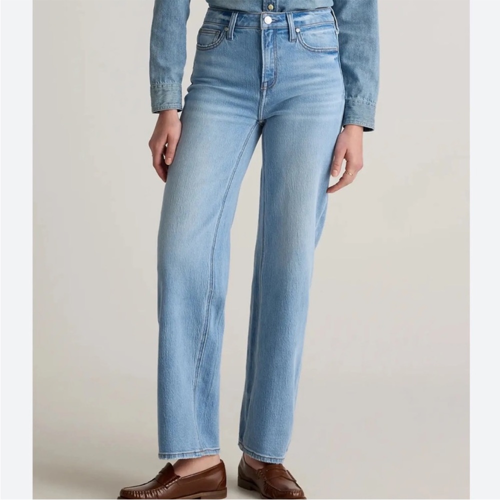 Quince Comfort Stretch High Rise Relaxed Straight Jeans in Light Wash Sz 26